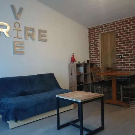 La Maisonnette Des Louves - Rural Avec Jardin Дом отдыха